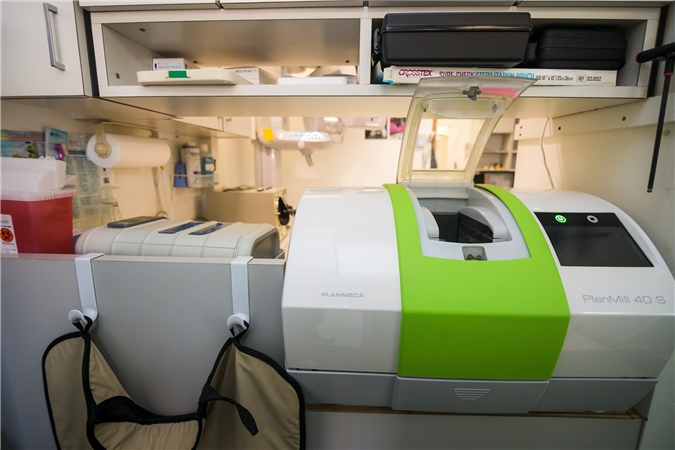 PlanMill 40 S milling unit for same-day crowns